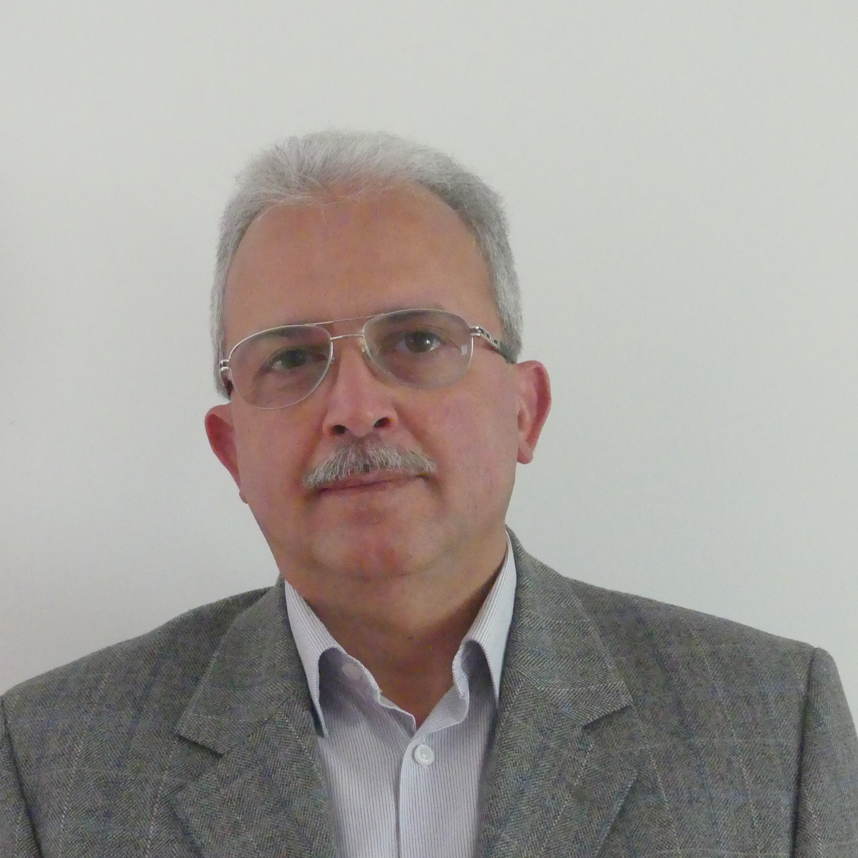 Dr. Ayman KHEIR - Auteur du livre Ventilation Mécanique à Domicile